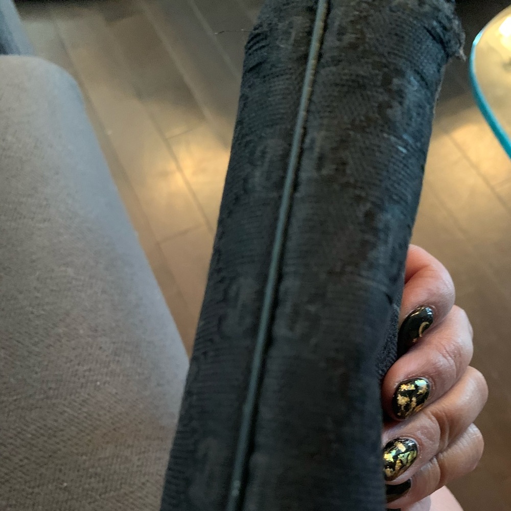 Authentic Gucci wristlet - Picture 6 of 6